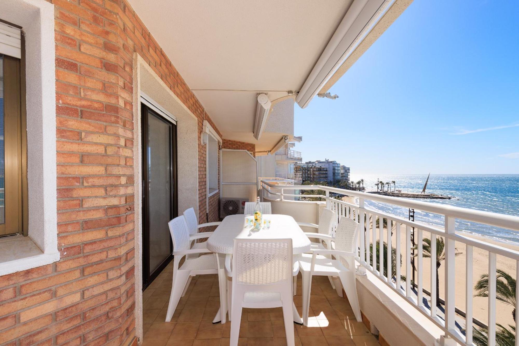 Uhc Santillana Family Complex Salou Exteriör bild